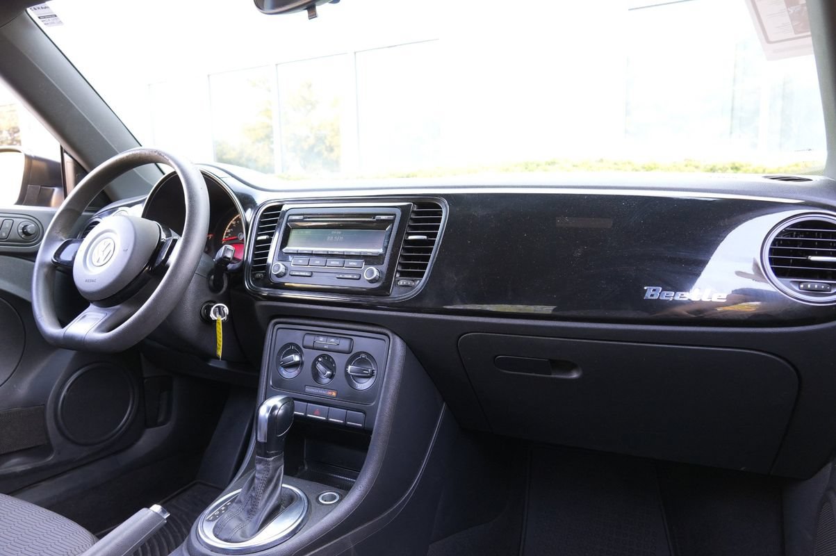 Used 2013 Volkswagen Beetle 2.5 FWD image 7