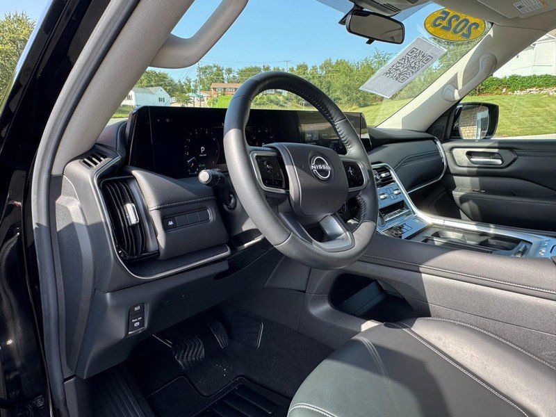 Used 2025 Nissan Armada SV AWD/4WD image 10