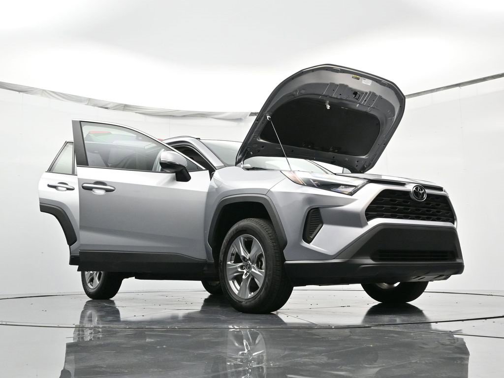 Used 2025 Toyota RAV4 XLE image 47