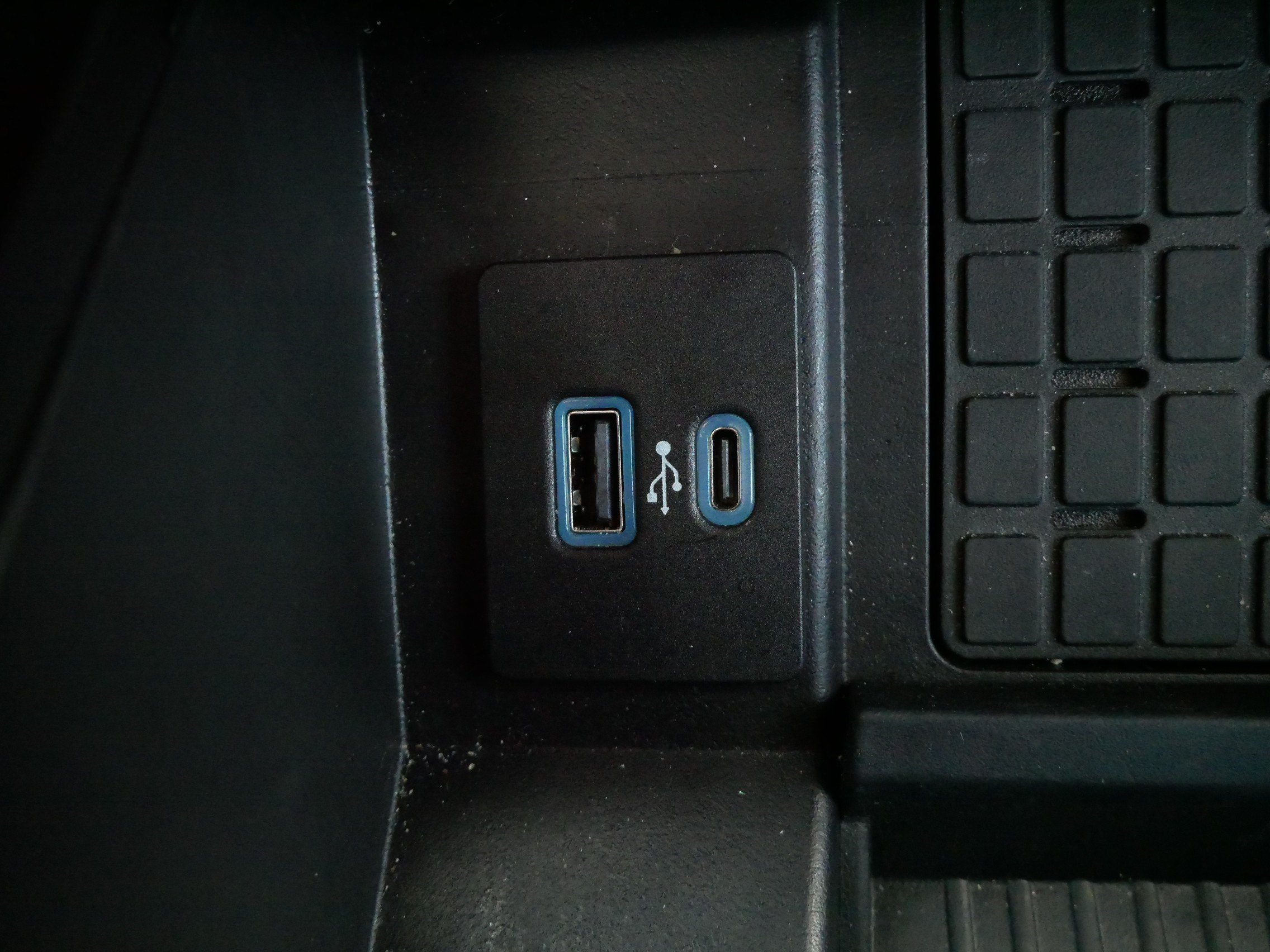 Used 2023 Ford Expedition Limited AWD/4WD image 31