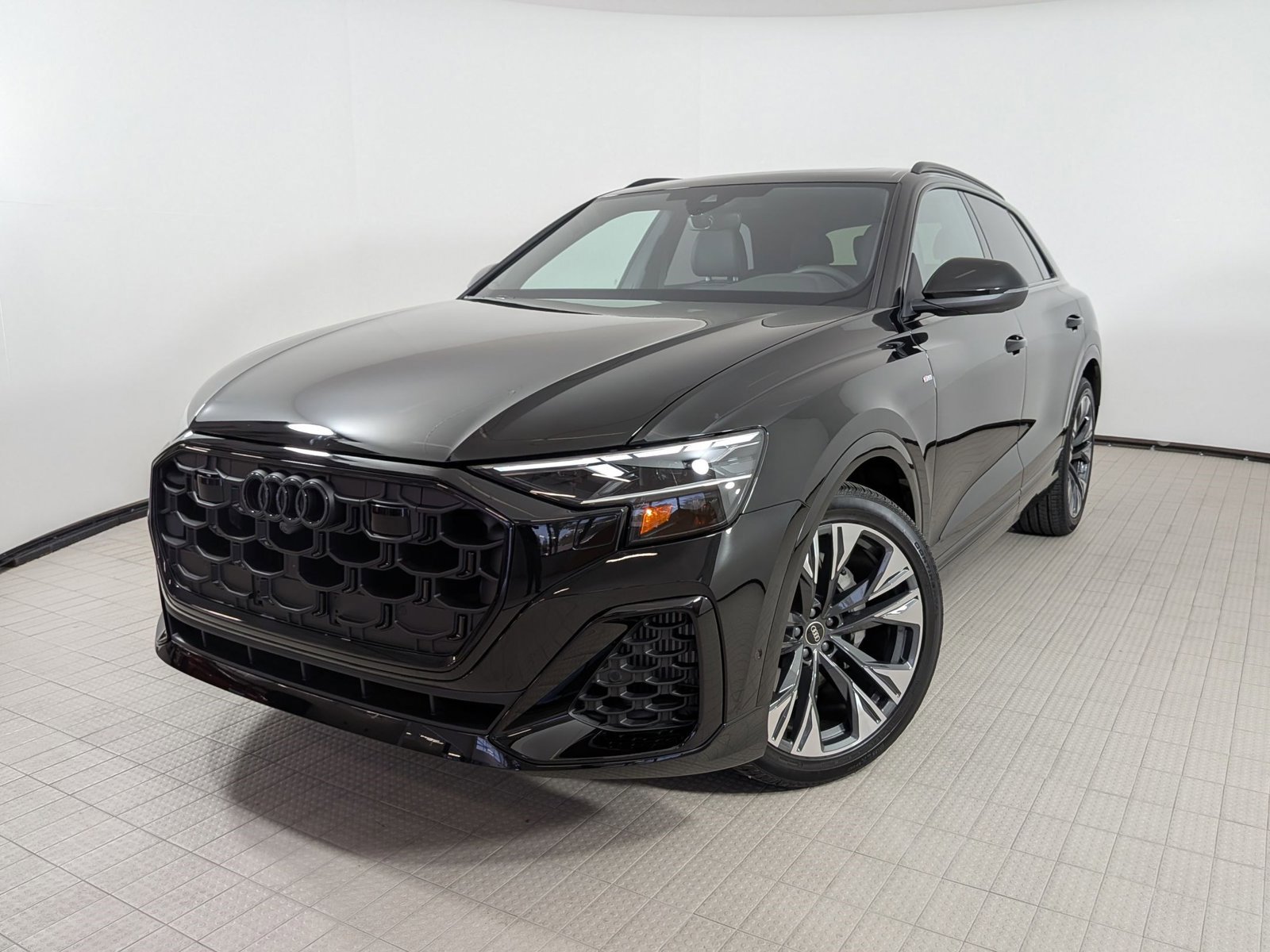Used 2026 Audi Q8 Premium Plus AWD/4WD image 1