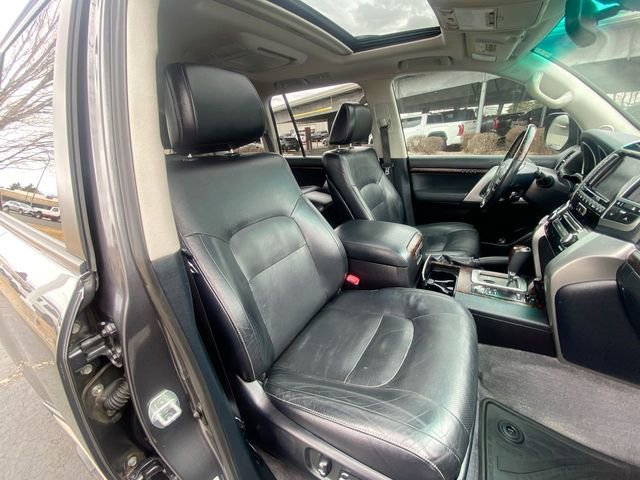 Used 2013 Toyota Land Cruiser image 25