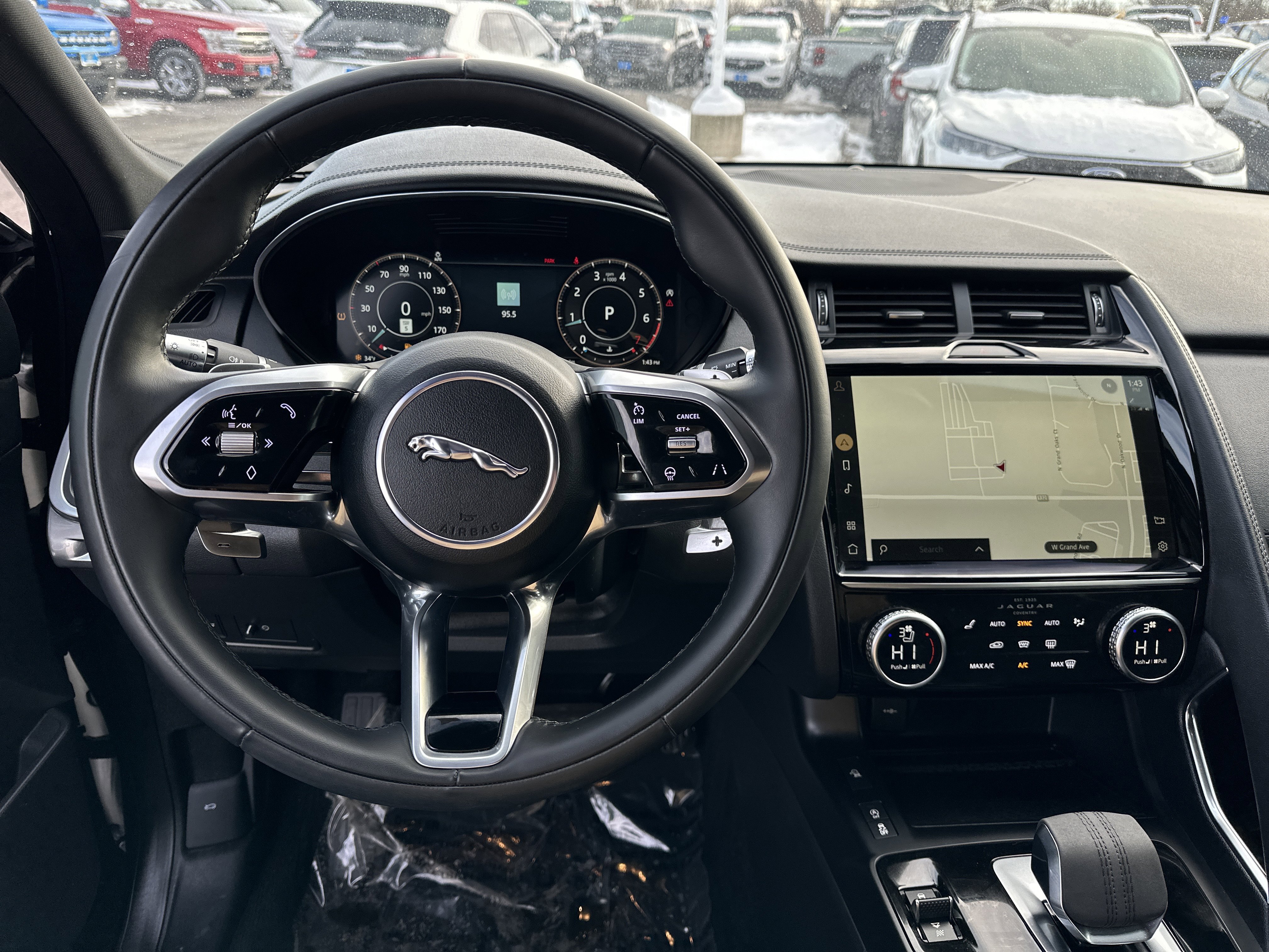 Used 2022 Jaguar E-PACE SE image 18