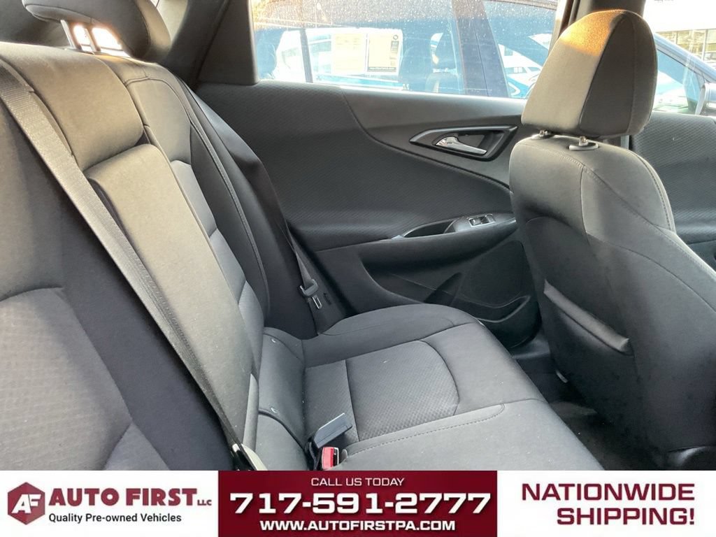 Used 2018 Chevrolet Malibu LT FWD image 11