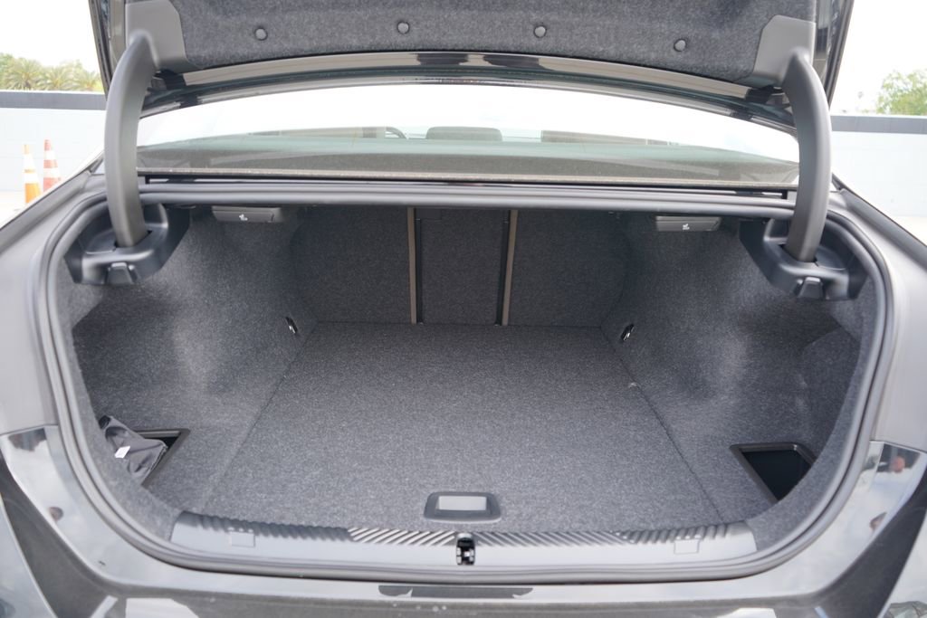 New 2026 BMW i5 eDrive40 w/ Premium Package image 21