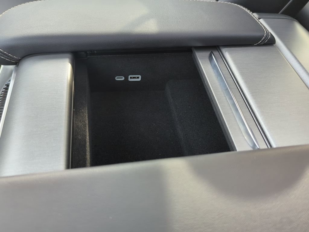 New 2026 Jeep Grand Wagoneer L Limited AWD/4WD image 32