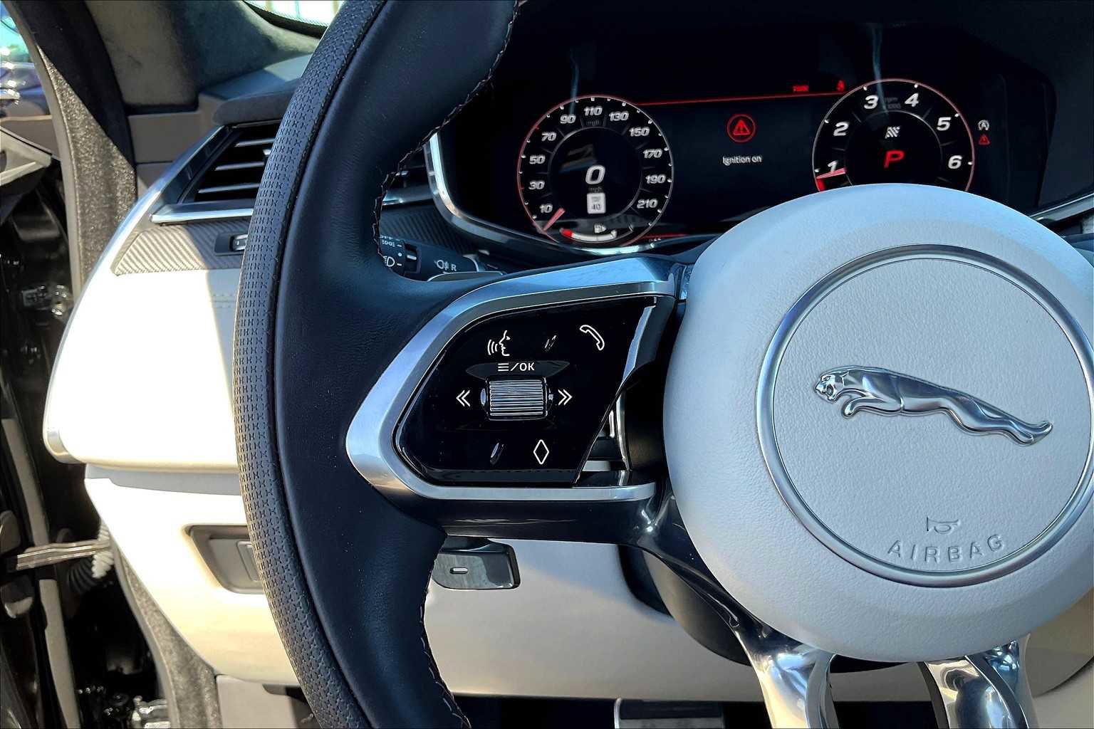 Used 2024 Jaguar F-PACE SVR image 20