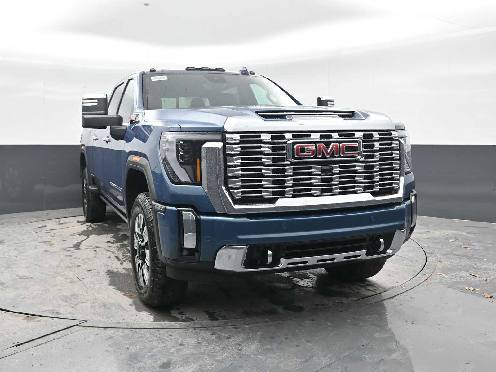 New 2026 GMC Sierra 2500 Denali w/ Denali Reserve Package image 6