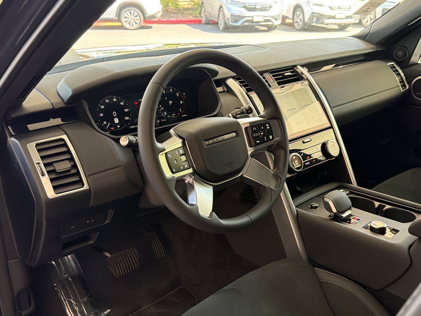 Certified 2025 Land Rover Discovery S AWD/4WD image 4