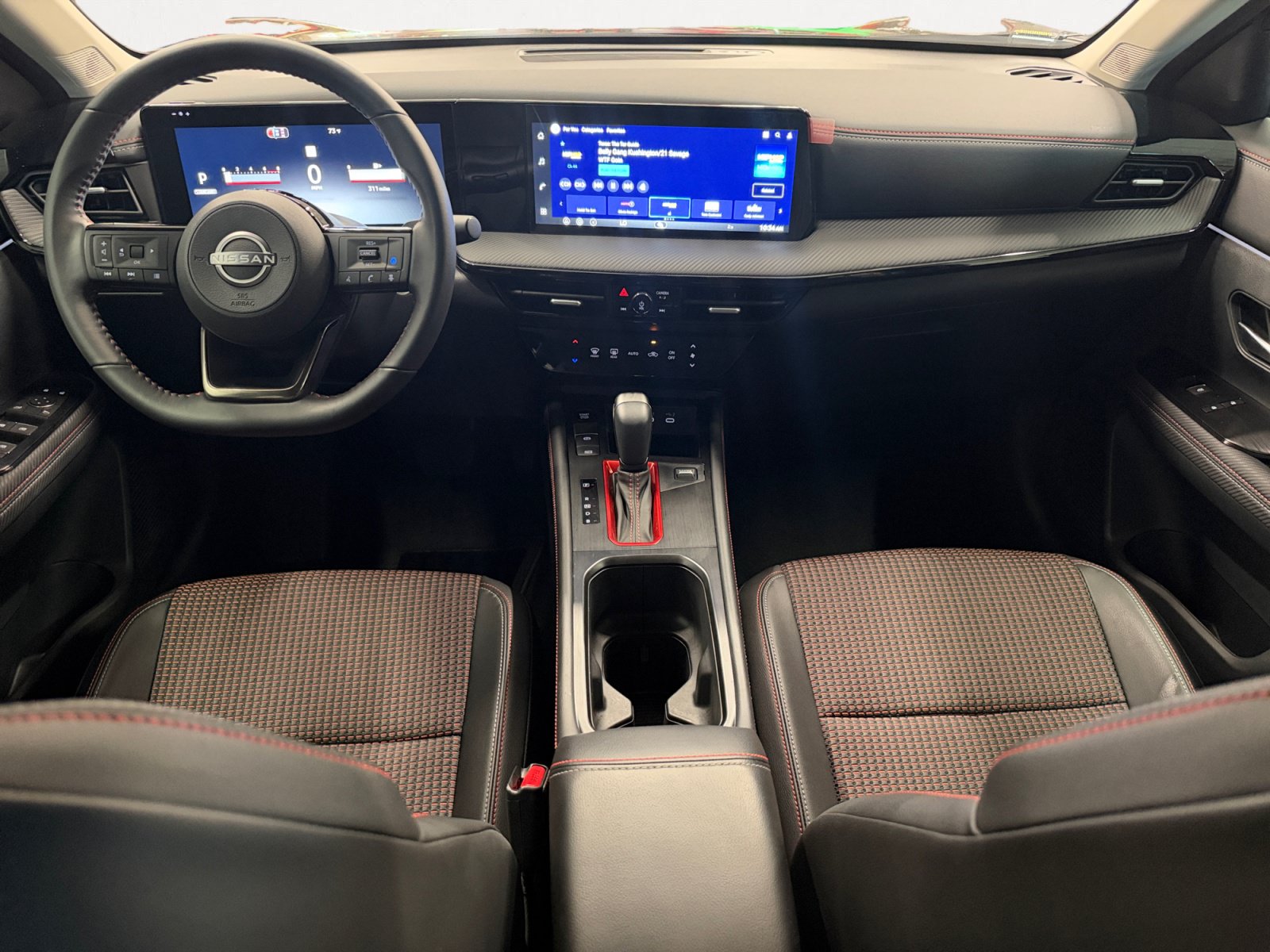Used 2026 Nissan Kicks SR FWD image 3