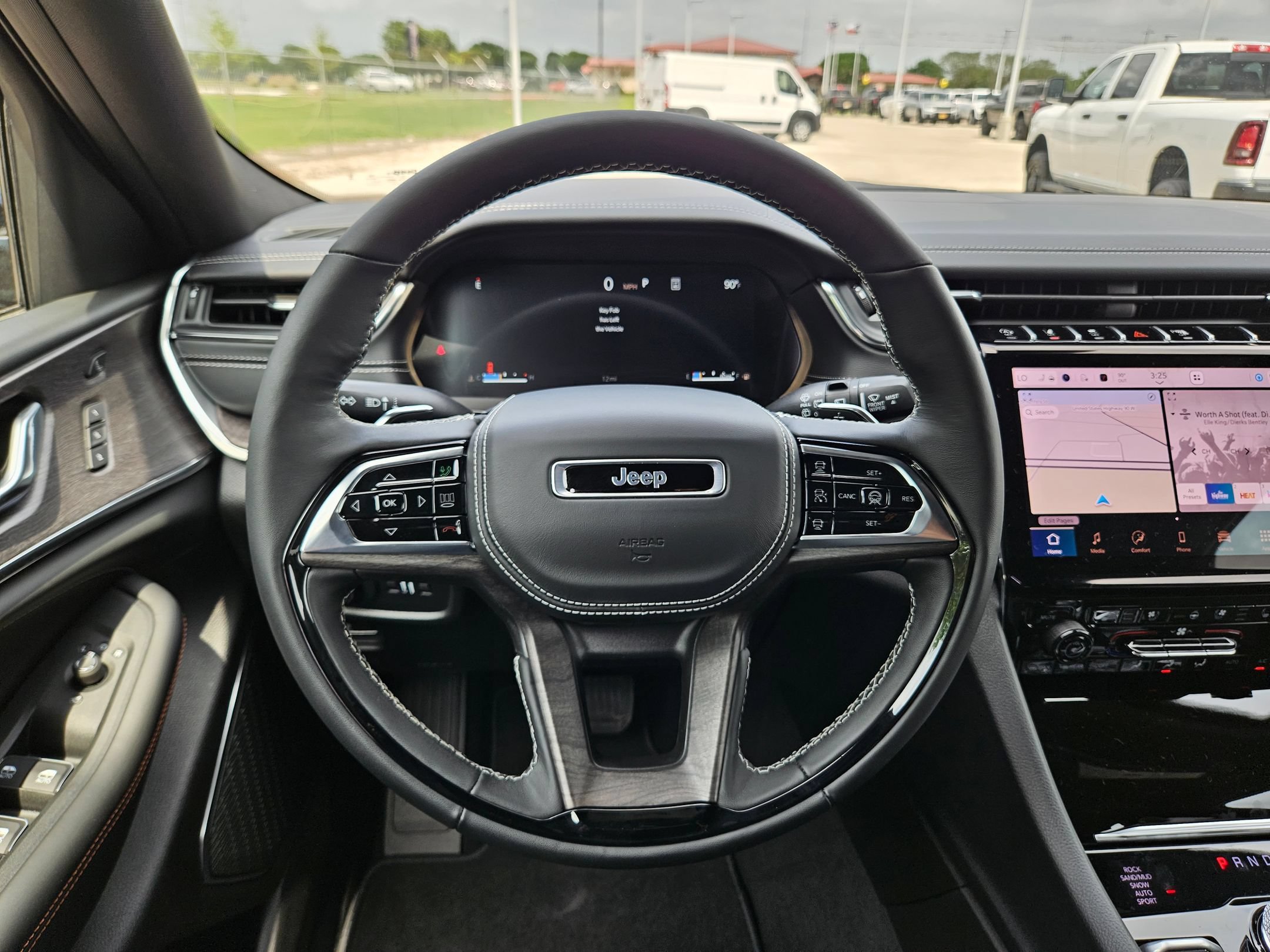 New 2025 Jeep Grand Cherokee L Overland w/ Advanced Protech Group III AWD/4WD image 18
