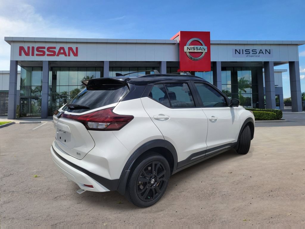 Used 2021 Nissan Kicks SR w/ SR Premium Package FWD image 2