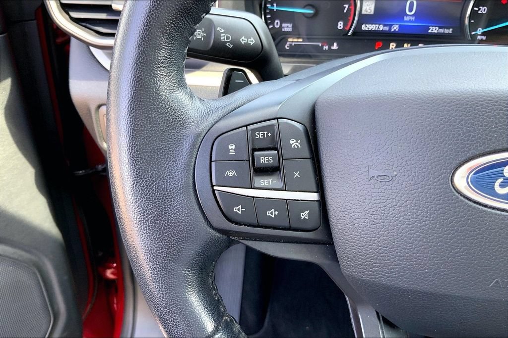 Used 2020 Ford Explorer XLT w/ Equipment Group 202A AWD/4WD image 17