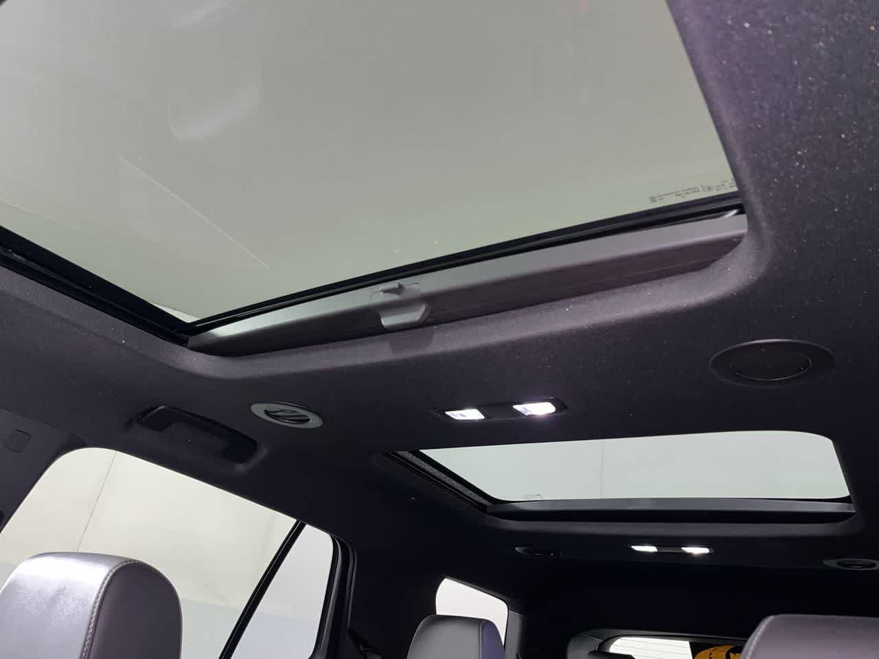 Used 2023 Chevrolet Traverse LT w/ LT Premium Package FWD image 25