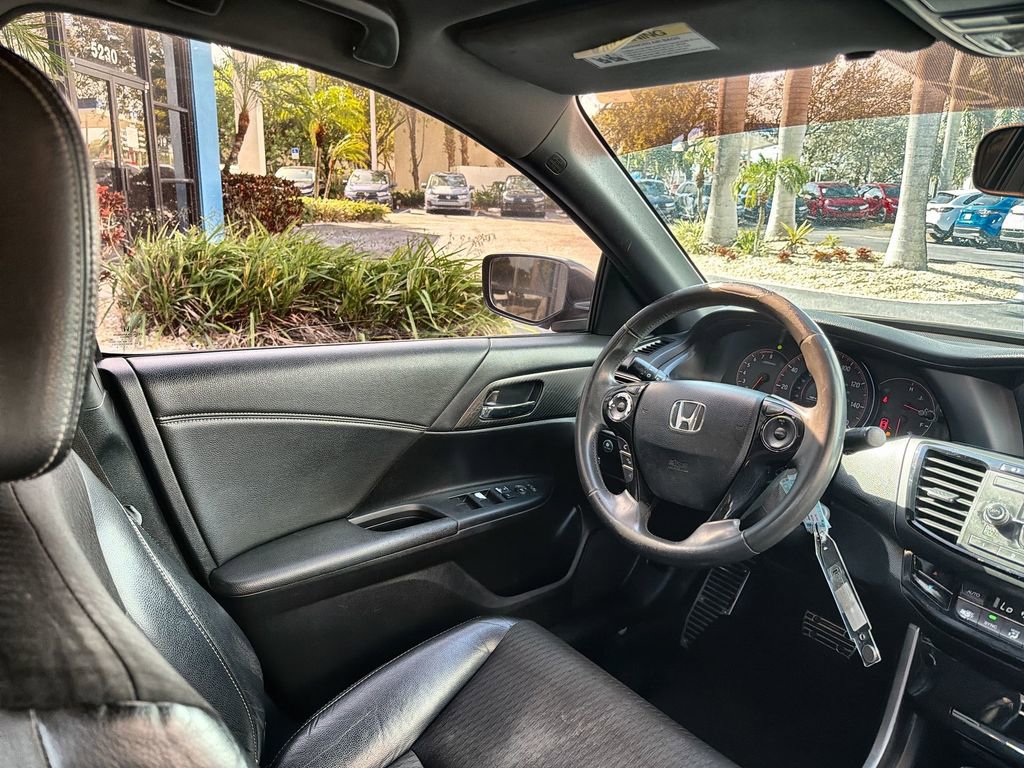 Used 2017 Honda Accord Sport image 17