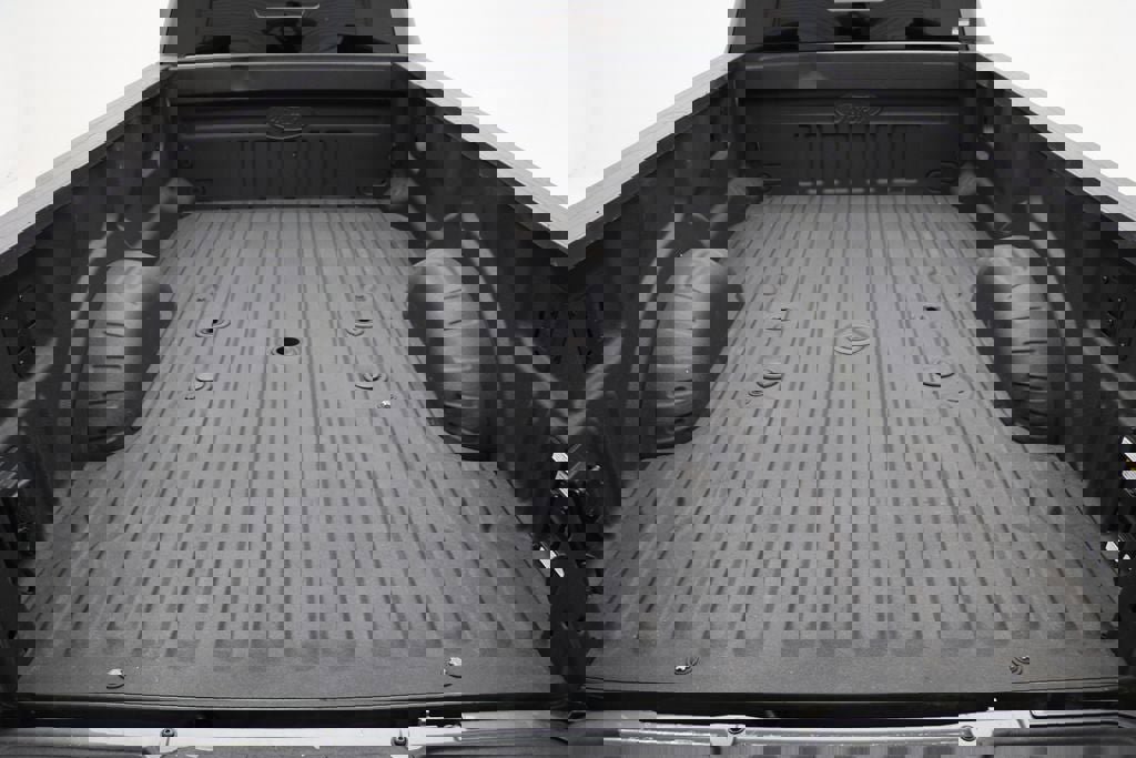 Used 2025 Ford F350 Platinum w/ Platinum Plus Package image 13