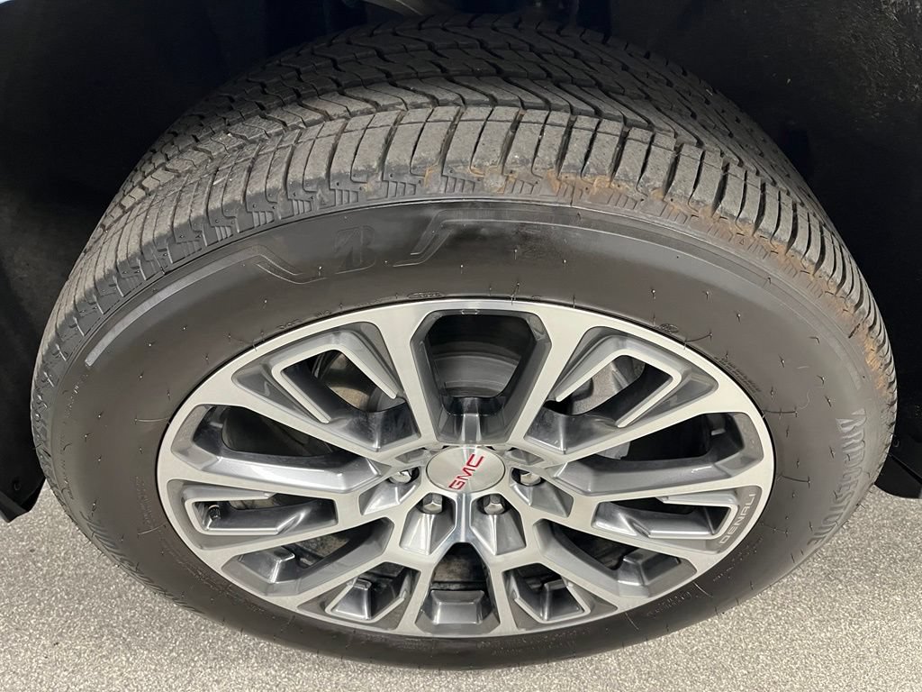 Used 2026 GMC Yukon Denali w/ Sun & Power Step Package AWD/4WD image 15