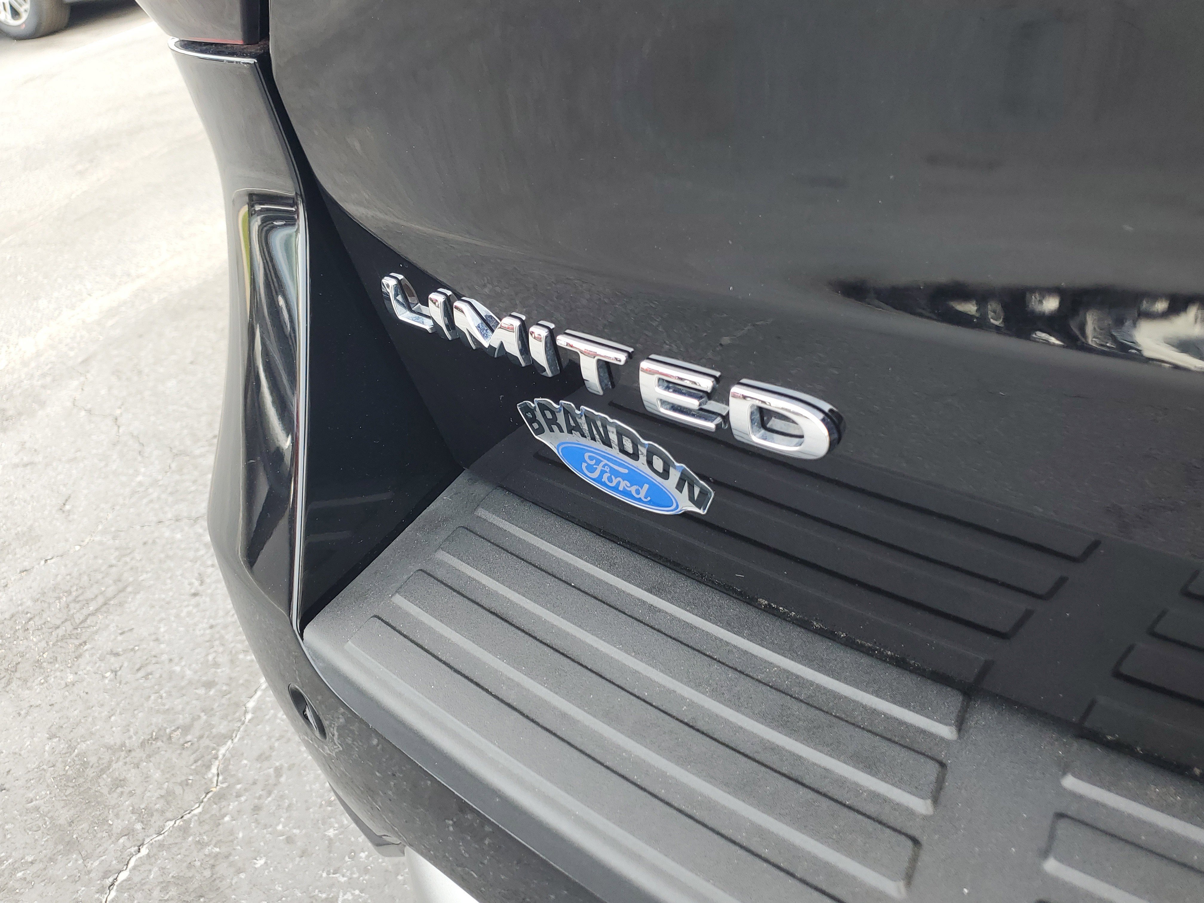 Used 2024 Ford Expedition Limited image 9