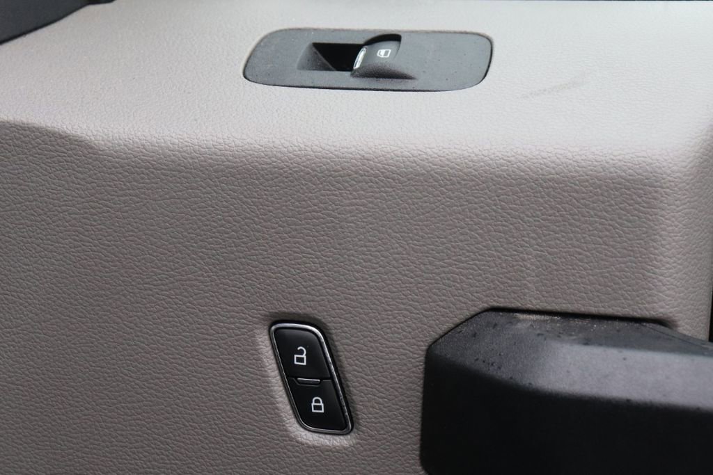 Used 2021 Ford F550 2WD Regular Cab Super Duty image 35