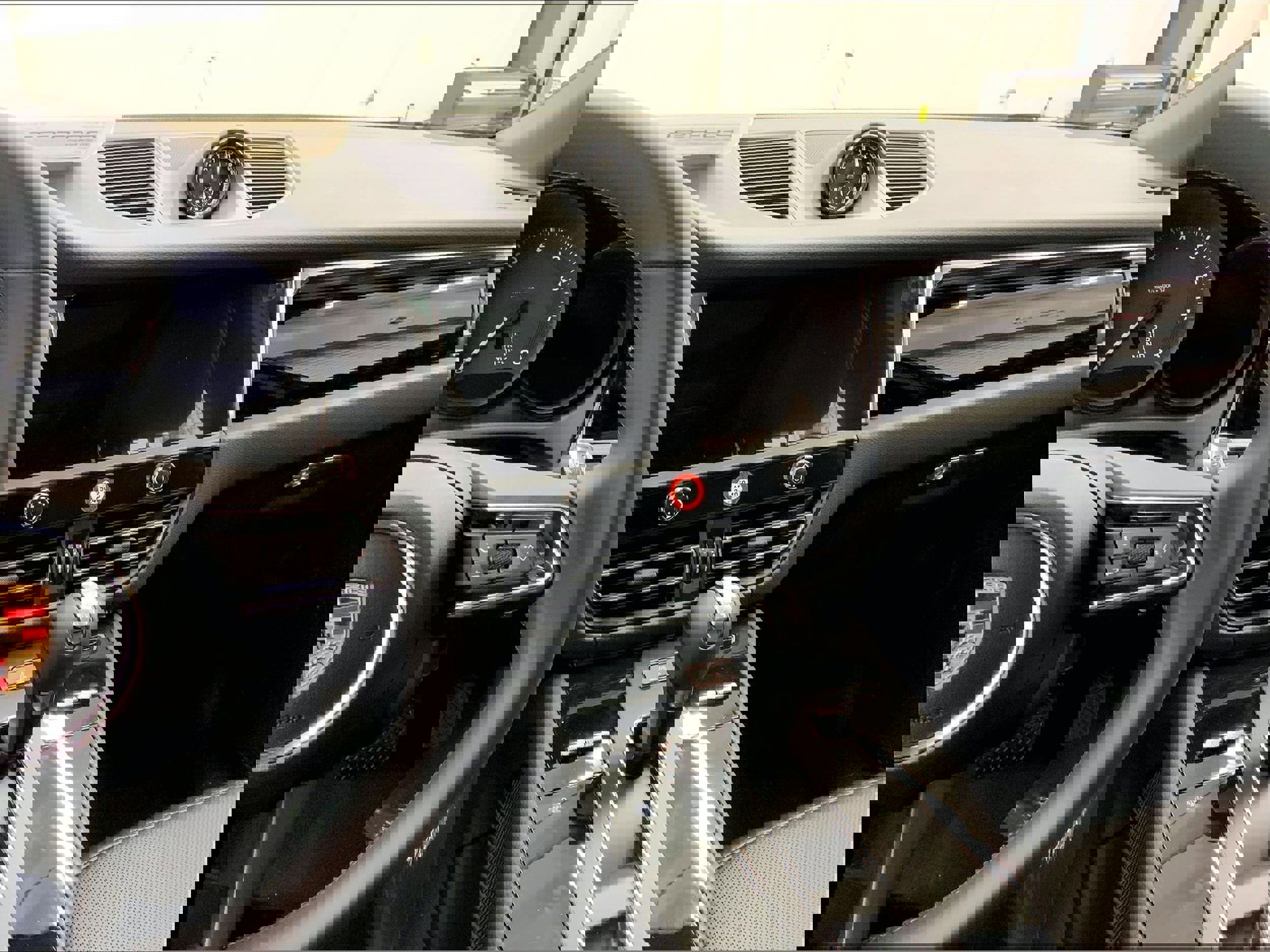 New 2026 Porsche Macan AWD/4WD image 11