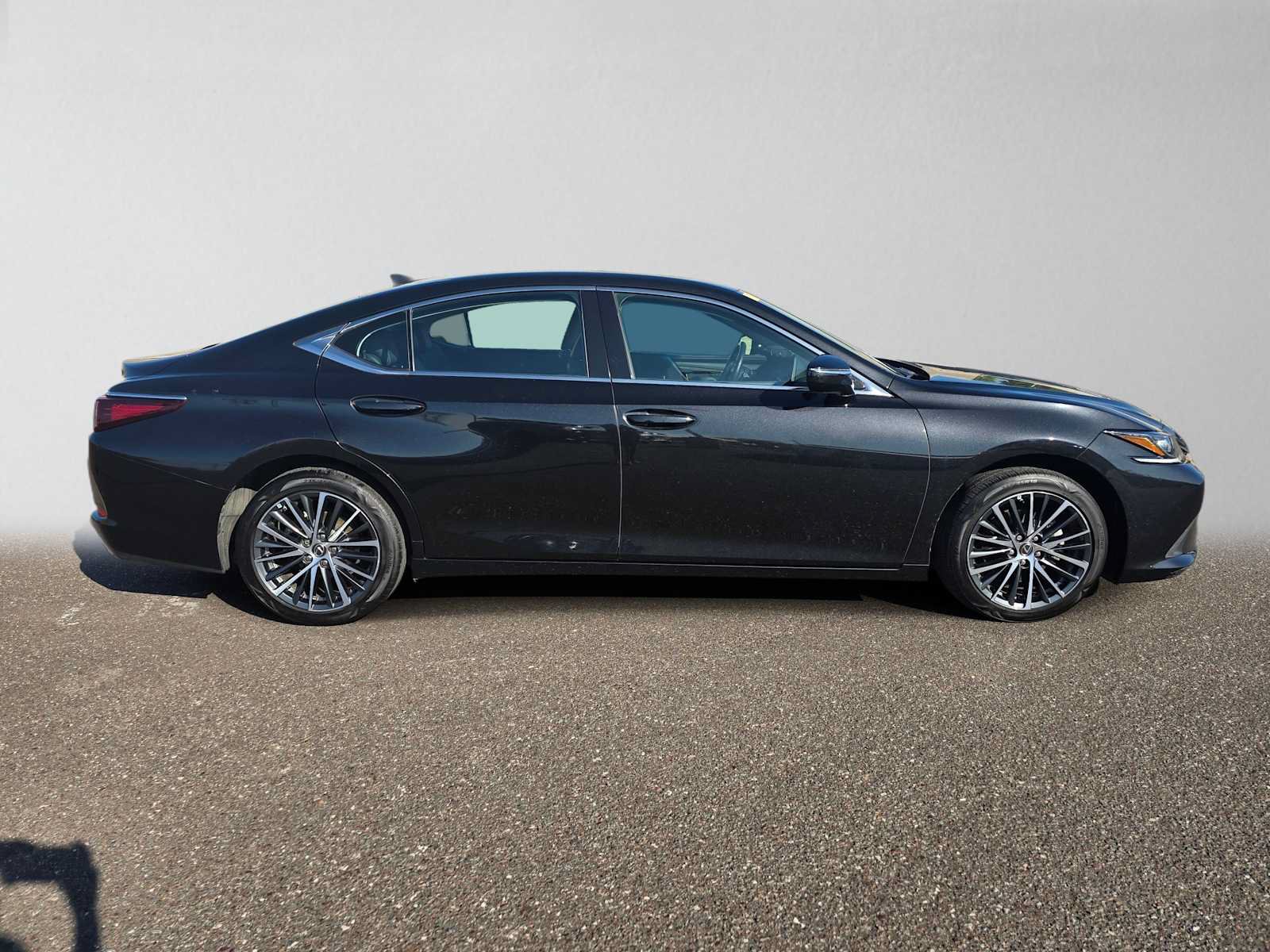 Certified 2022 Lexus ES 350 w/ Premium Package FWD image 2