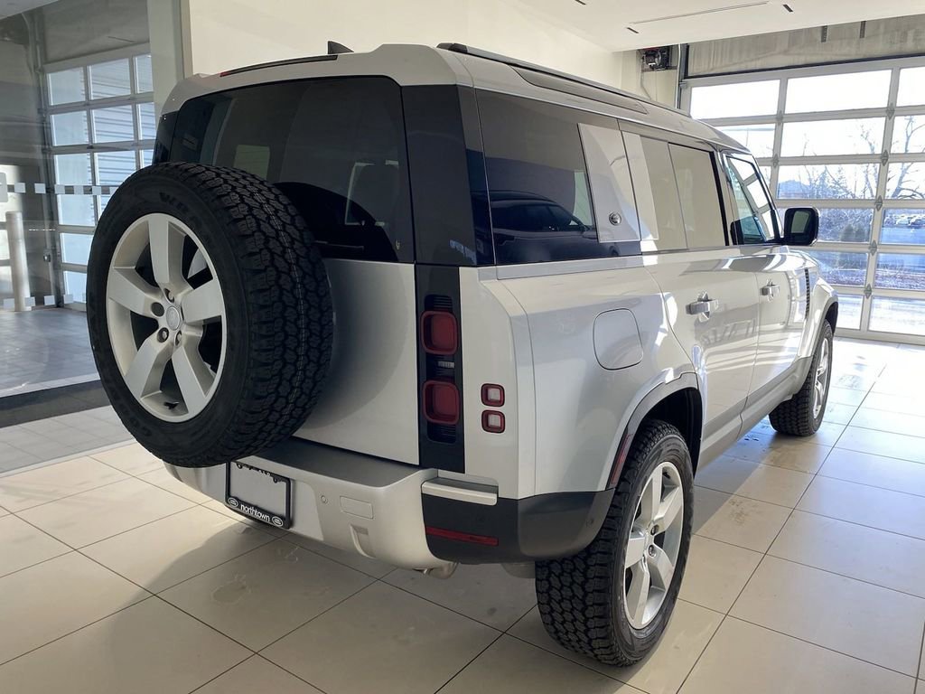 New 2024 Land Rover Defender 110 S image 5