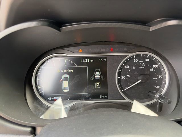 New 2025 Nissan Versa SR w/ Trunk Package FWD image 14