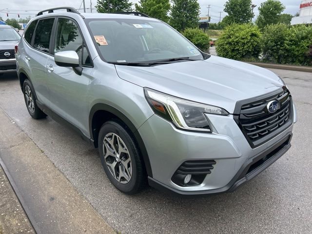 Used 2023 Subaru Forester Premium AWD/4WD image 2
