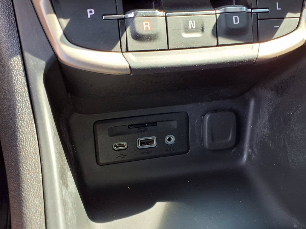Used 2024 GMC Terrain Denali w/ Denali Premium Package AWD/4WD image 12