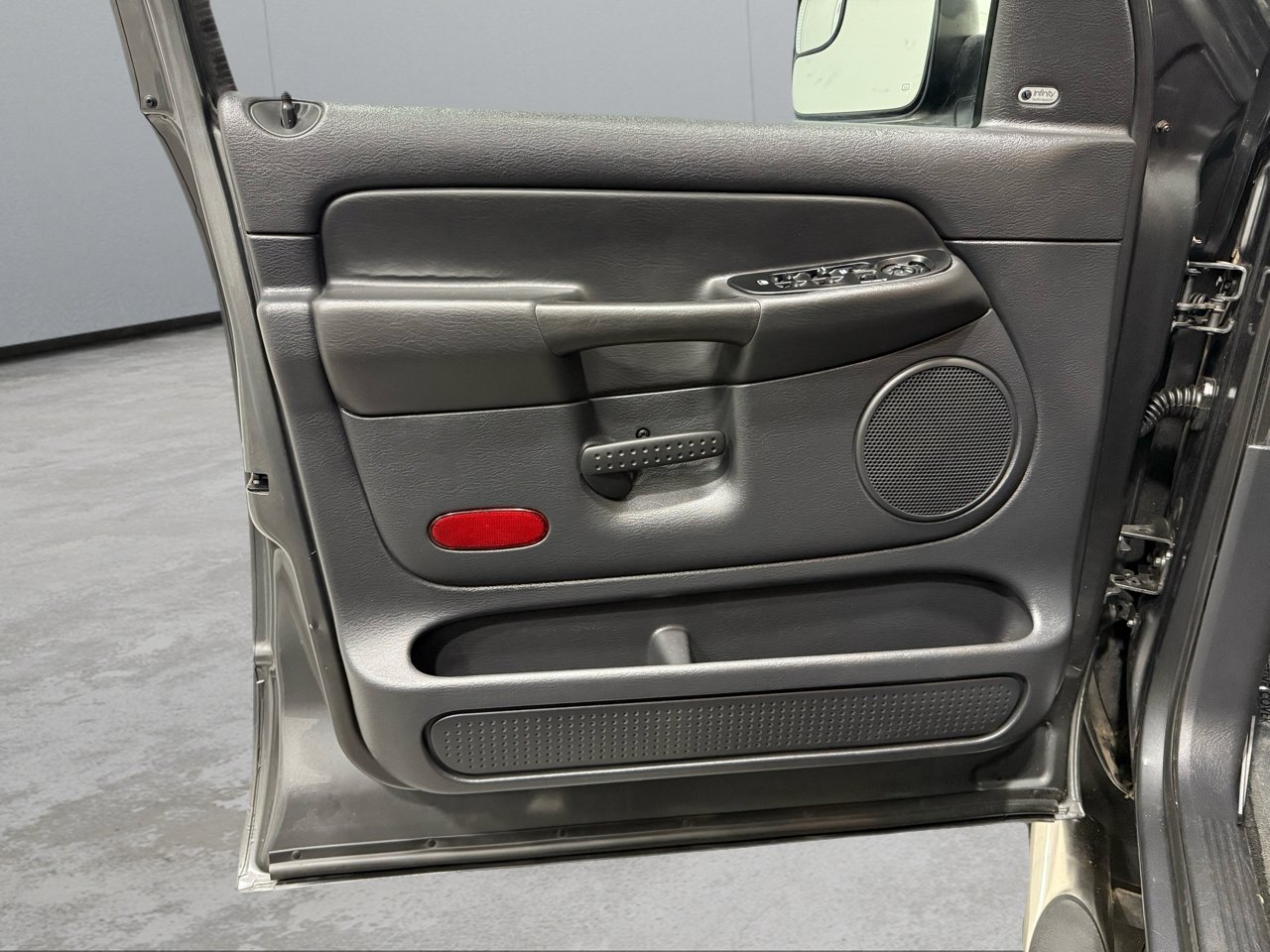 Used 2004 Dodge Ram 3500 Truck SLT w/ Trailer Tow Group image 37