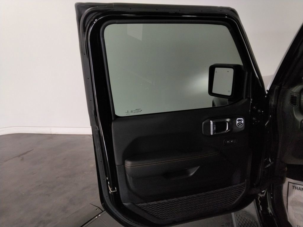 Used 2021 Jeep Gladiator Overland image 31