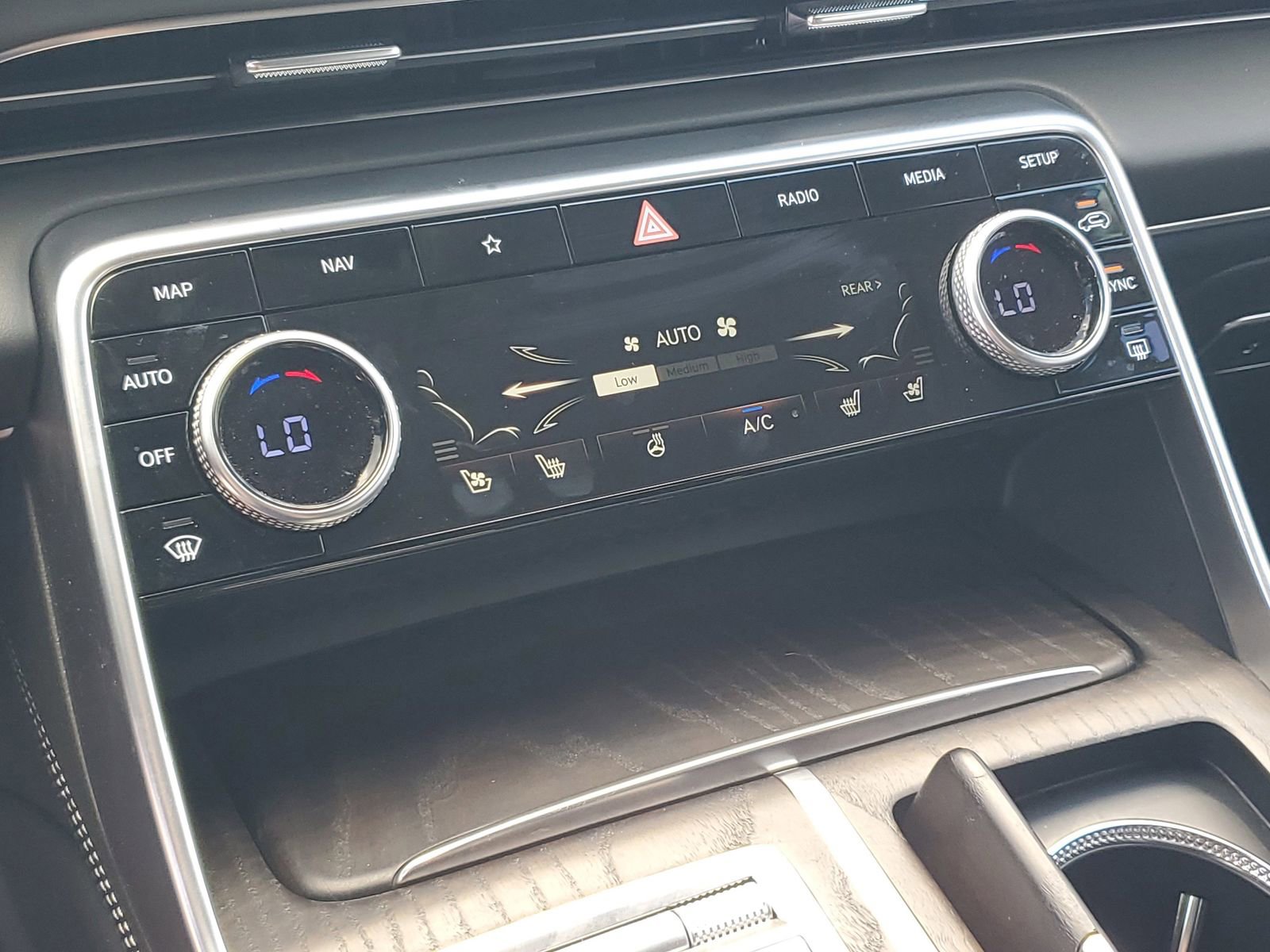 Used 2024 Genesis GV80 2.5T w/ Advanced Package AWD/4WD image 27