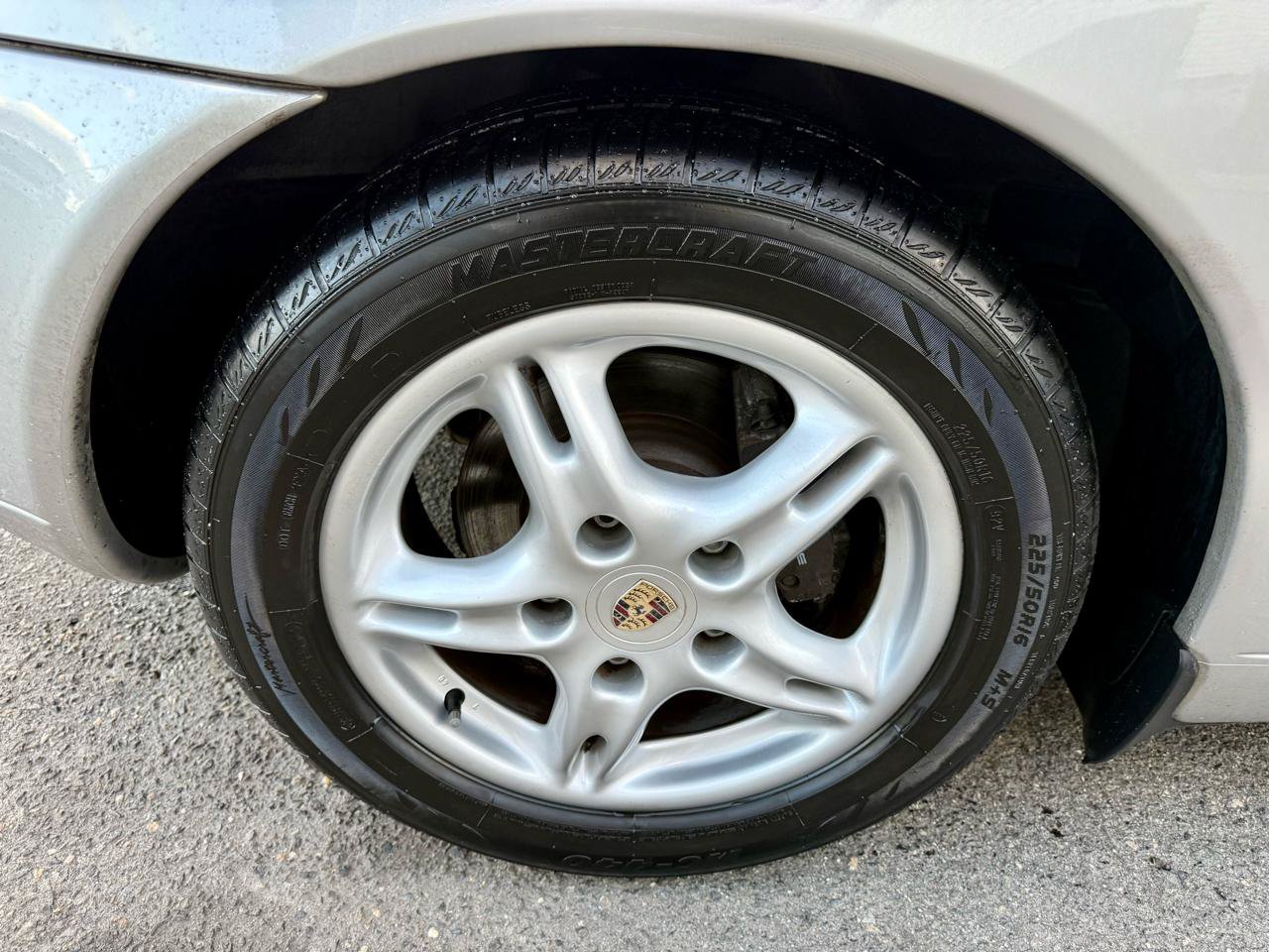 Used 1998 Porsche Boxster RWD image 12
