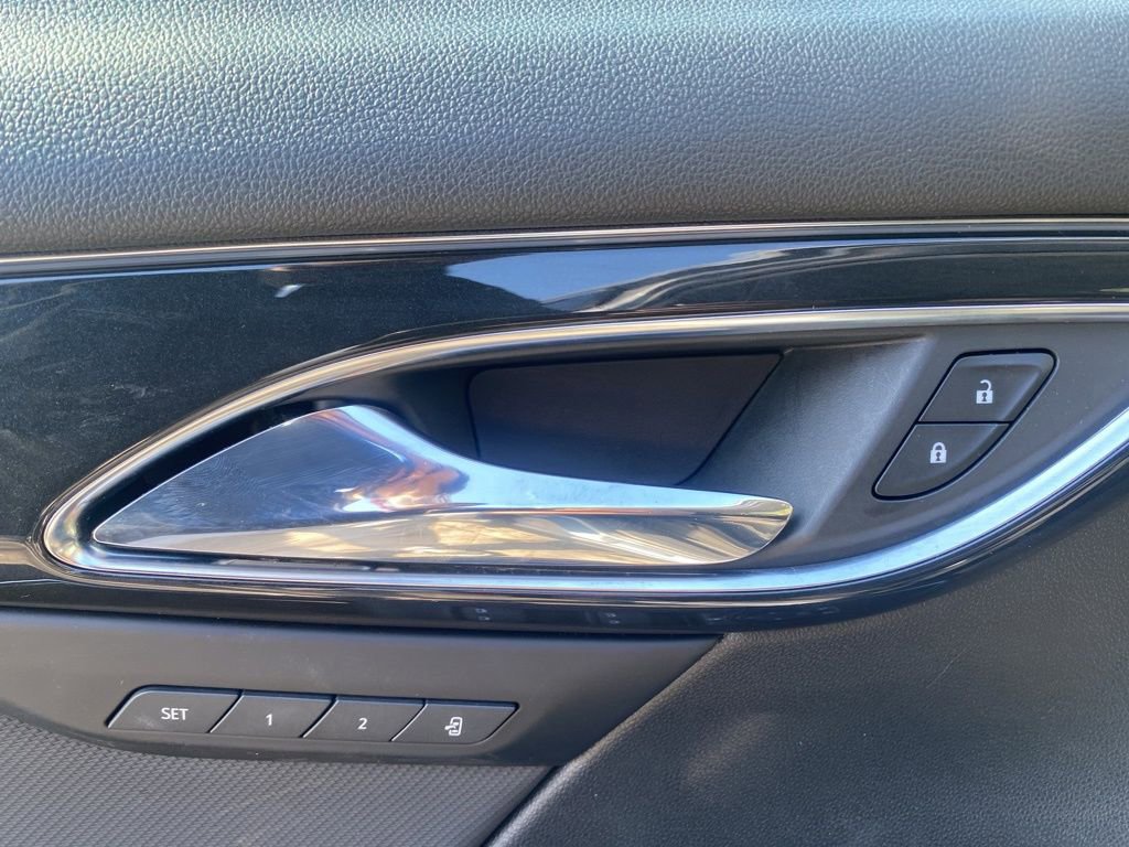 Used 2025 Buick Envision Preferred image 12