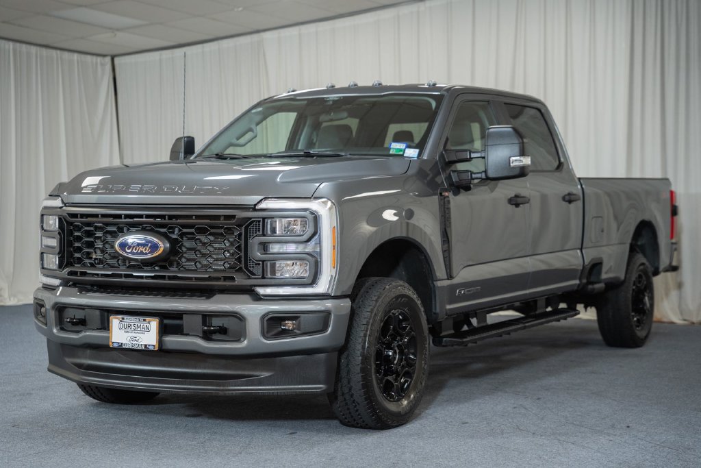 Certified 2025 Ford F250 XL w/ STX Appearance Package AWD/4WD image 3