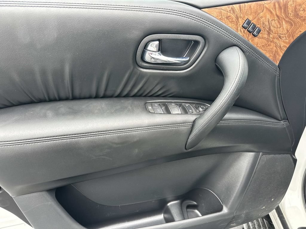 Used 2024 Nissan Armada SL w/ Captain's Chairs Package AWD/4WD image 16