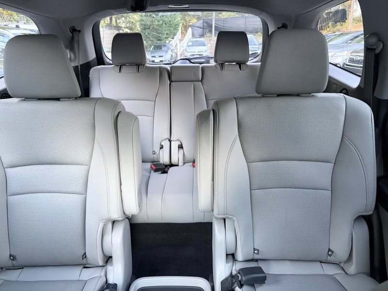 Used 2017 Honda Pilot Elite image 25
