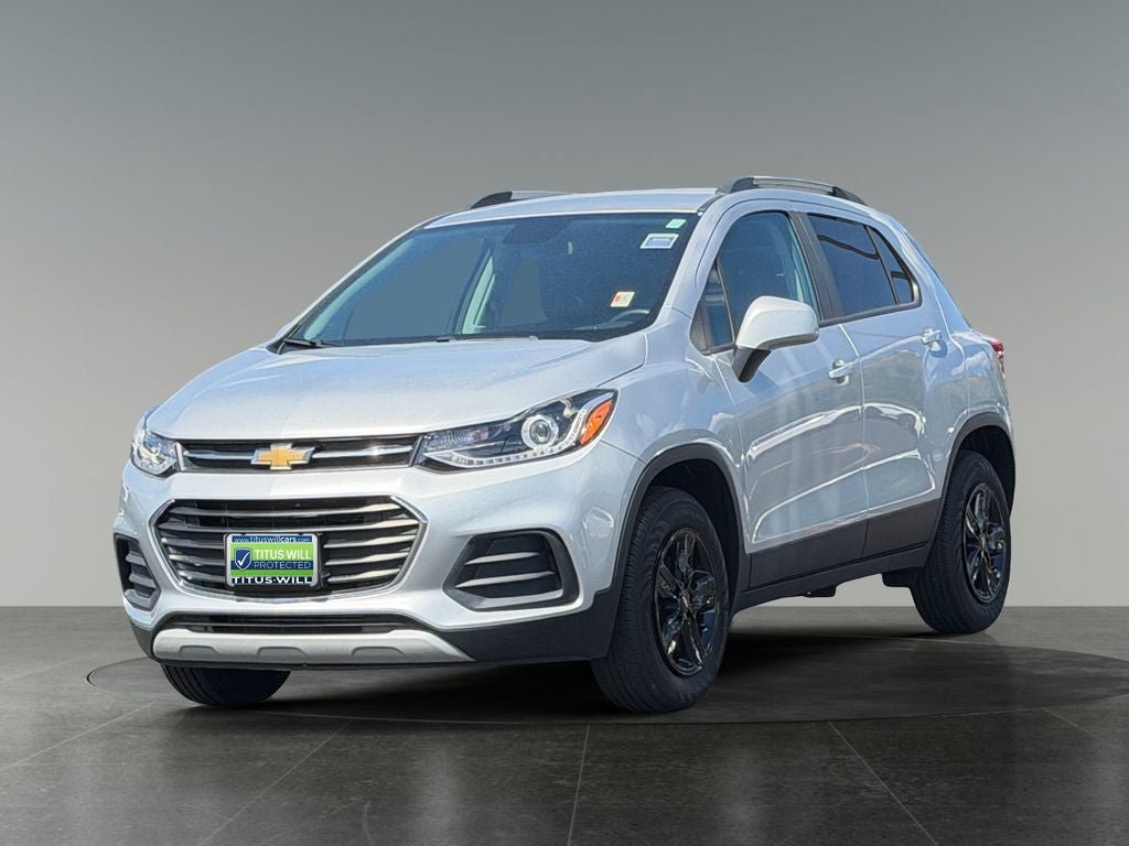 Used 2022 Chevrolet Trax LT w/ LT Convenience Package AWD/4WD image 3