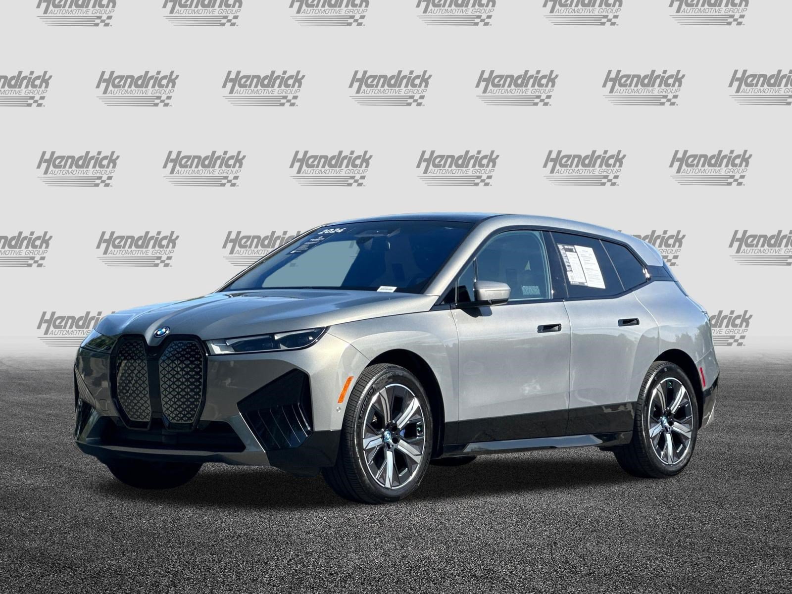 Used 2024 BMW iX xDrive50 w/ Sport Package AWD/4WD image 9