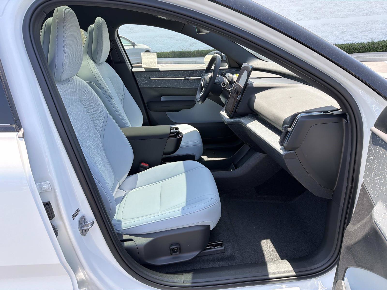 New 2026 Volvo EX30 Ultra AWD/4WD image 20