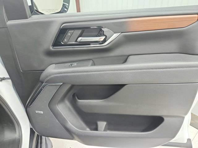 Used 2025 GMC Yukon Denali RWD image 43