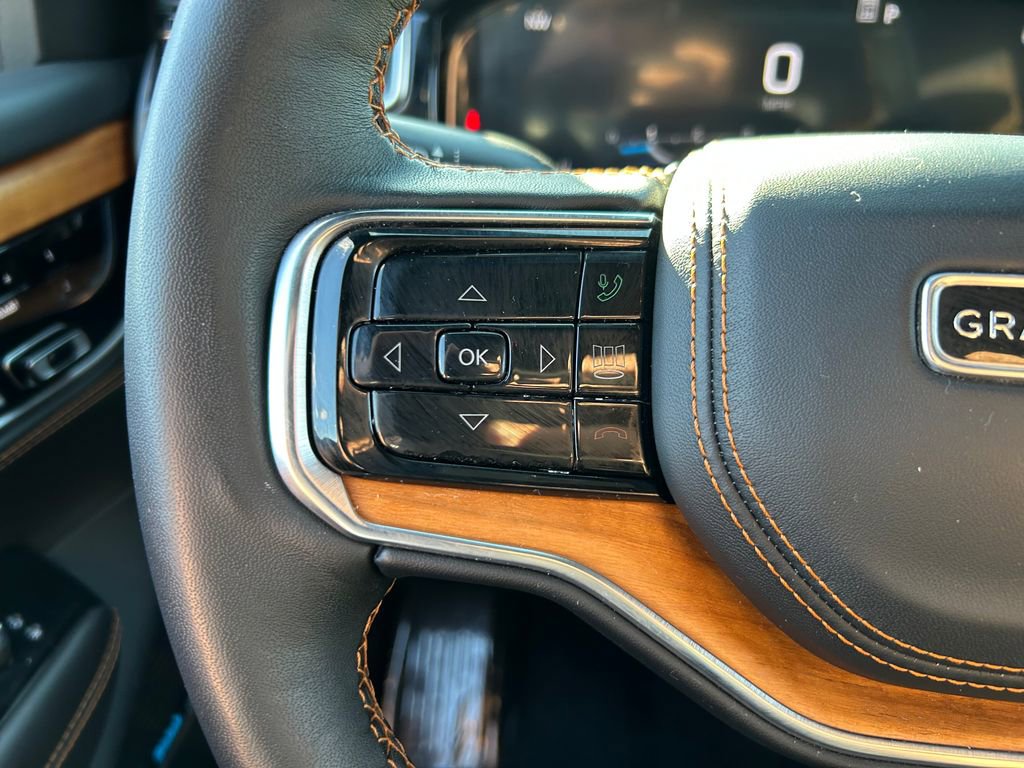 Used 2023 Jeep Grand Wagoneer Series III AWD/4WD image 19