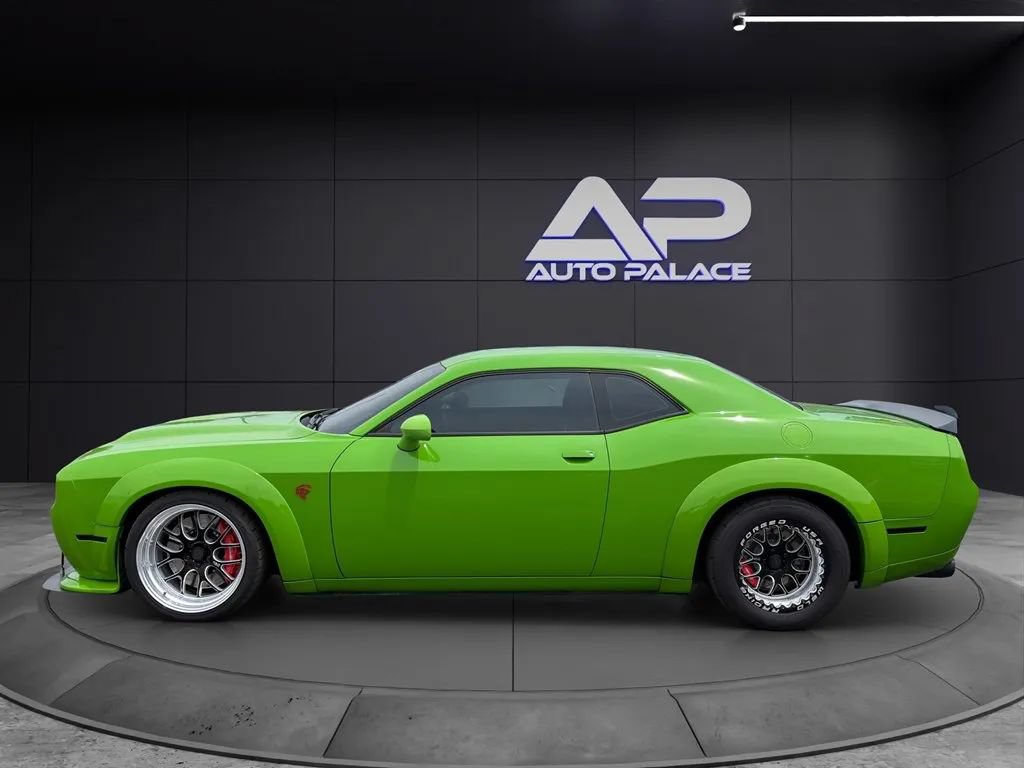 Used 2017 Dodge Challenger SRT Hellcat RWD image 7