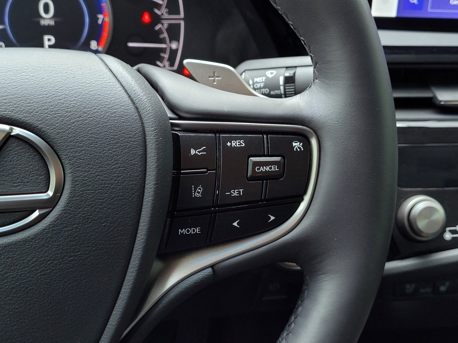 Used 2024 Lexus ES 250 w/ Premium Package image 22