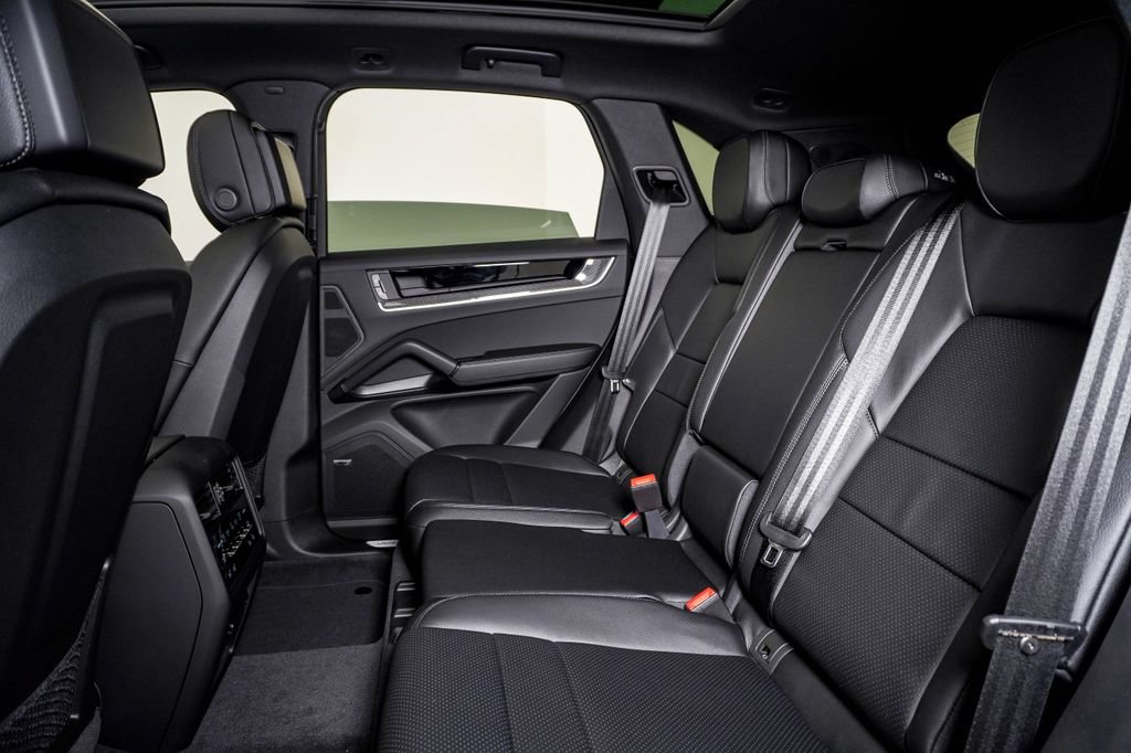 New 2026 Porsche Cayenne AWD/4WD image 17
