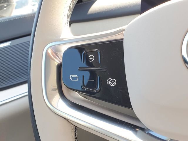 Used 2025 Volvo EX90 Plus AWD/4WD image 18