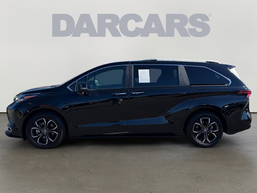 Used 2026 Toyota Sienna Platinum AWD/4WD image 4