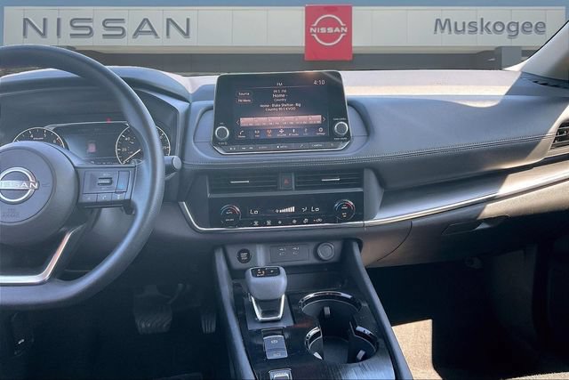Used 2024 Nissan Rogue SV FWD image 9
