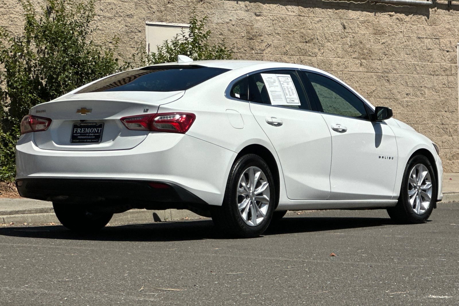 Used 2022 Chevrolet Malibu LT FWD image 3