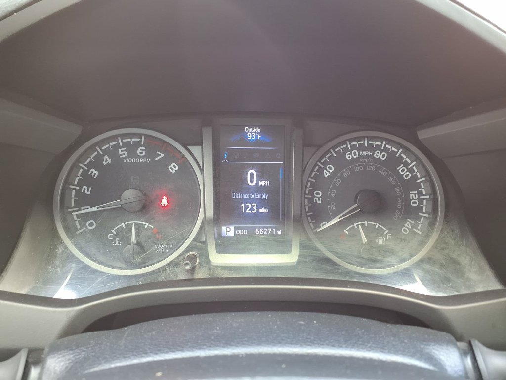 Used 2020 Toyota Tacoma TRD Off-Road w/ Technology Package AWD/4WD image 37